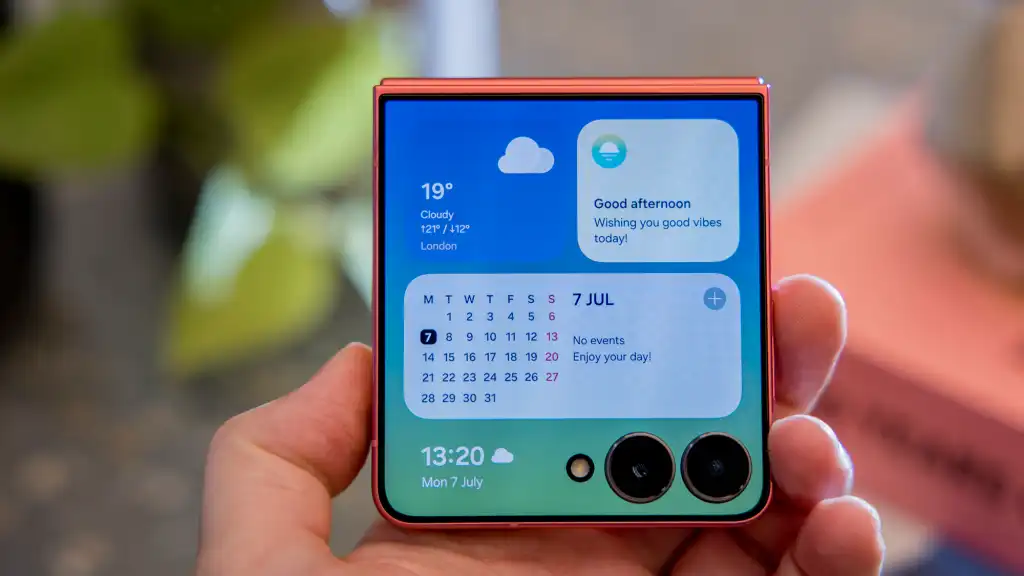 Samsung Galaxy Z Flip 8